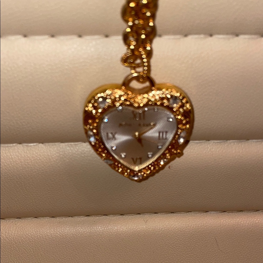 Betsey Johnson Gold Heart Necklace - Picture 8 of 8